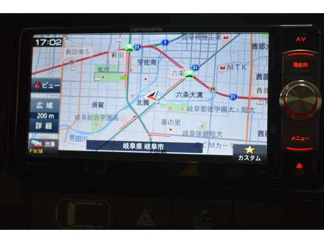 ワイドで明るい液晶画面、簡単な操作方法、多機能ナビゲーション。知らない街でも安心です。ナビに連動のバックカメラを装備☆後方視界は良好で車庫入れをしっかりサポートします！