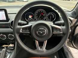 手になじむフィット感で運転も快適