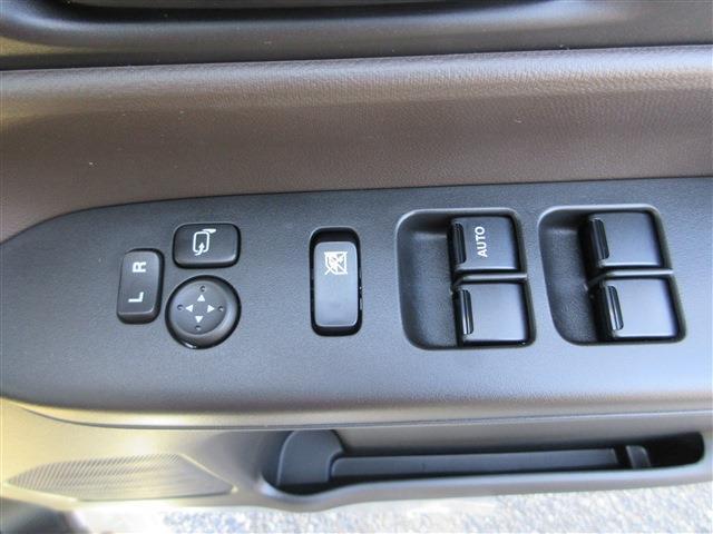 「いいな」と思う車はほかのお客様も「いいな」と思っていますのですぐに売れてしまうこと御座います。ご理解の程よろしくお願いいたします。