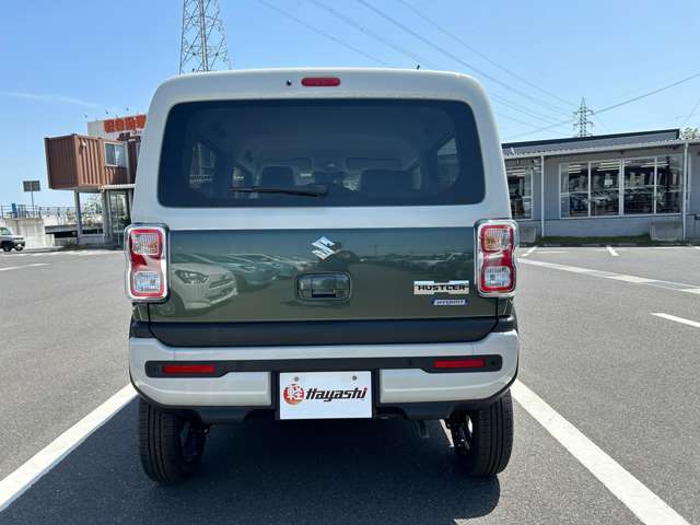 ☆お車についた傷やヘコミ、事故の修理もハヤシにお任せください。自社鈑金工場で修理ができますの安心です☆