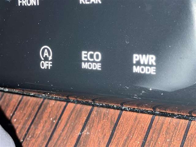 ECOモードは、エンジンとCVTの作動を自動制御して、急加速を抑えることで燃費の向上をサポートするシステムです。