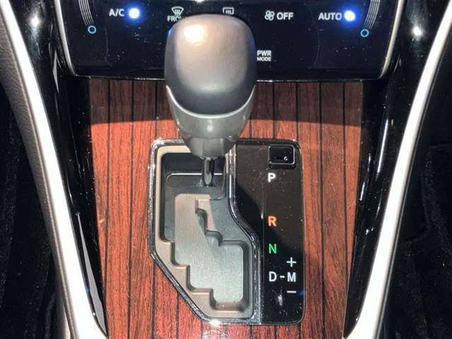 シフト操作もしやすく快適な運転を楽しんでいただけます♪