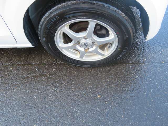 社外13インチアルミです。