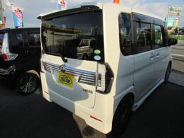 全周囲カメラ機能付き、Bluetoothも接続可能と機能も充実！両側パワスラとシートヒーターも嬉しい＼（＾o＾）/