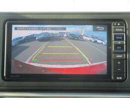 バックカメラ付き♪車庫入れ、バックでの駐車時に後方が見える事での安心感は大きいです☆一度装備したら外せなくなるアイテムです♪