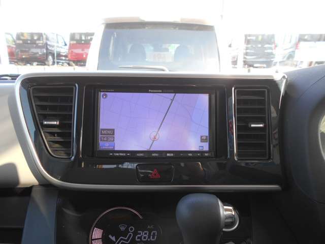 ストラーダCN-E200Dナビ/ワンセグ