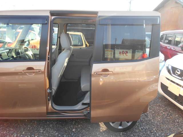 左側パワースライドドア