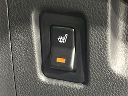 【シートヒーター】寒い日に重宝するシートヒーター！エアコンより早く温まってくれるので寒がりの人も安心ですね♪エアコンの温風は乾燥するから苦手、という方にもをおすすめです。