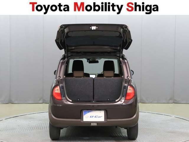 荷室スペ-スも十分確保しております。