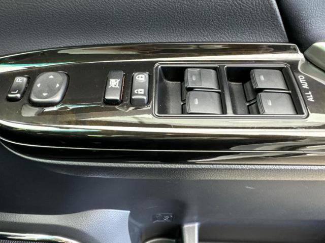 国産車から輸入車まで多様なお客様のニーズのお応えできるように、全国規模で豊富な在庫展開！車のことならWECARSへ！