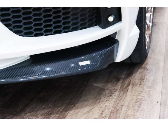 オプションのENERGYフロントカーボンリップスポイラー(￥145,200)装備！！