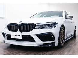 正規ディーラー車　BMW 523dラグジュアリー　右ハンドル　ミネラル・ホワイトメタリック/ブラックレザー