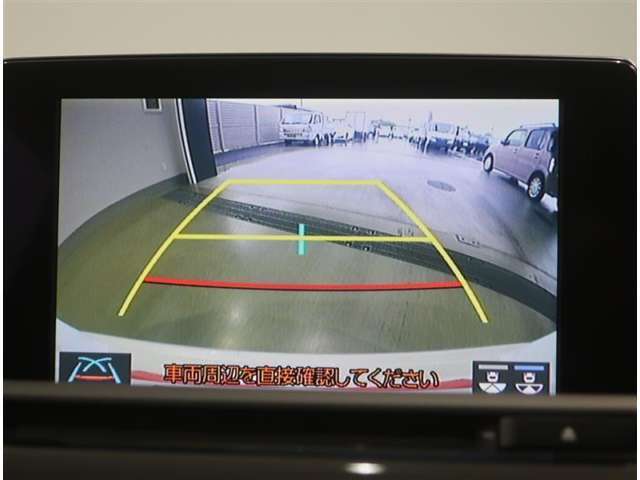 バックガイドモニターで、後方を確認しながら安心して駐車することができます。運転初心者も熟練者も必須の機能ですよ！