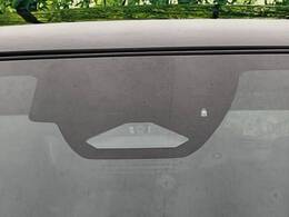 【トヨタセーフティセンス】走行中に前方の車両等を認識し、衝突しそうな時は警報とブレーキで衝突回避と被害軽減をアシスト。より安全にドライブをお楽しみいただけます。