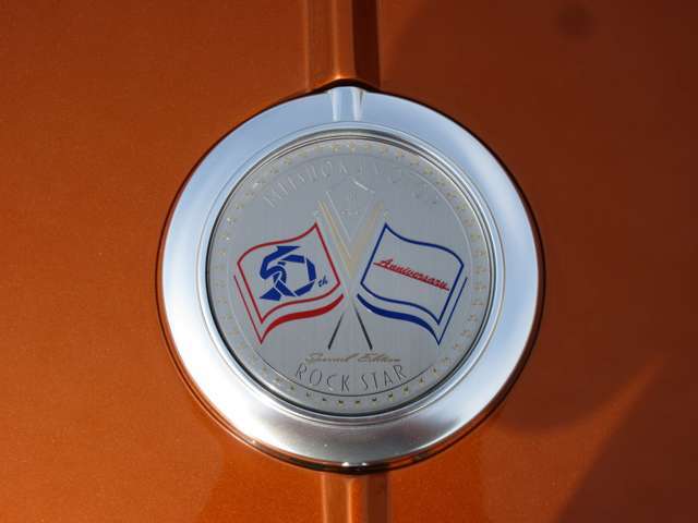 光岡自動車の50周年記念エンブレム！
