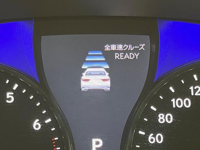 【レーダークルーズコントロール】高速道路での長距離走行が楽に！！自動で速度を保つクルーズコントロールが、衝突軽減システムと連携し、前方の車両を感知して車間を保つように速度調節してくれます！！