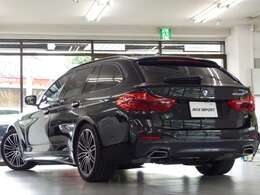 BMWの伝統あるアッパーミドルレンジ5シリーズツーリング！！　禁煙車　取説・記録簿付き　もちろん修復歴御座いません！！
