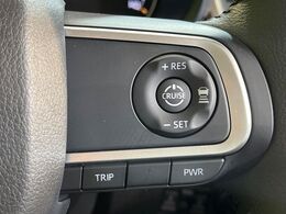 【アダプティブクルーズコントロール】高速道路での長距離走行が楽に！！自動で速度を保つクルーズコントロールが、衝突軽減システムと連携し、前方の車両を感知して車間を保つように速度調節してくれます！！