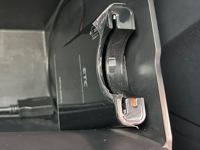 【ETC】高速道路の料金所をストレスなく通過！話題のスポットやサービスエリアに多い「スマートIC」利用時は必須のアイテムです。当店でセットアップを実施、ご納車当日からすぐにご利用いただけます！