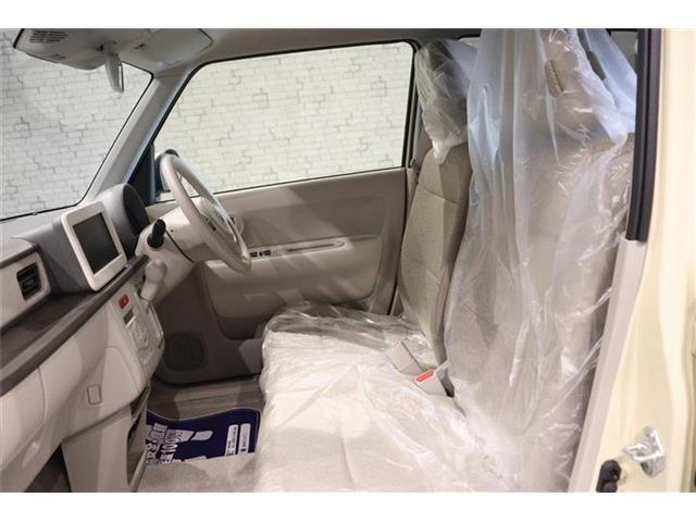 体格に合わせてシートの位置をきめ細かく調節できるので、いつでも最適な運転姿勢をキープ。操作も軽く、ラクラクです