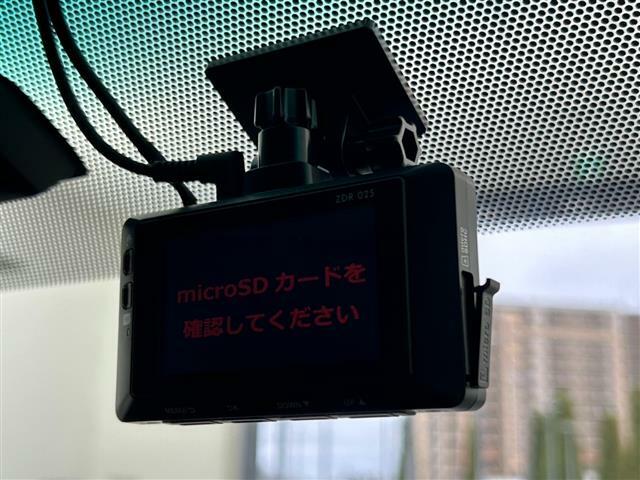 【ドライブレコーダー】映像・音声などの運転中の記録を残します。事故などを起こした起こされた時の証拠になりえますので、もしも時でも安心ですね。