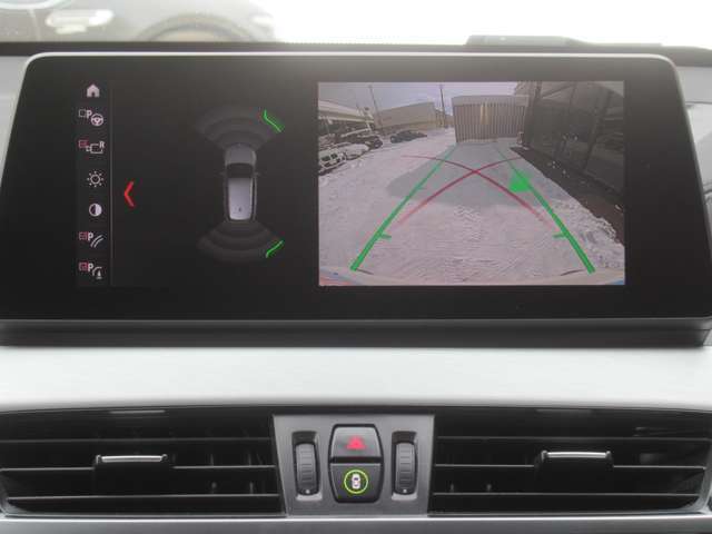 バックカメラ搭載で駐車が苦手な方や狭い所での駐車も安心です♪