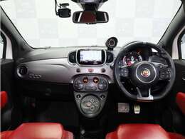 アフターサポートもご安心してお任せ下さい。自社工場にて各メーカーのコンピューター診断をはじめ車検、点検などを実施。ご遠方のお客様の保証対応もお近くの正規販売店で対応致しております。