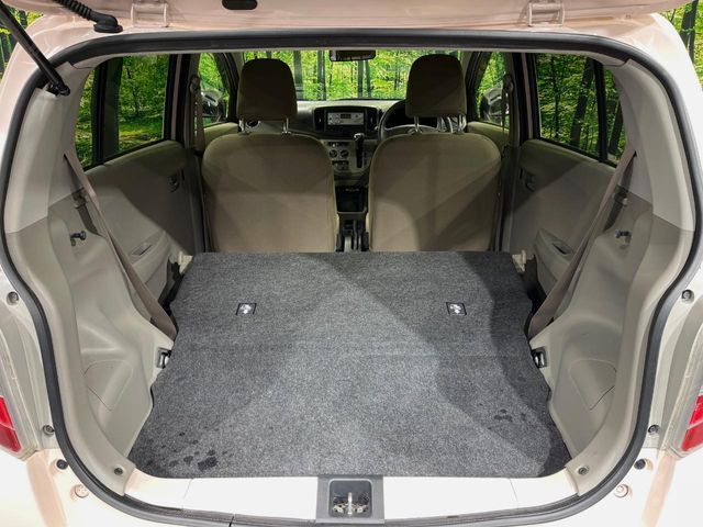 普段のお買い物や通勤、送迎等に十分な荷室スペースを確保しております。セカンドシートを倒すと、大きな荷物の積載も可能です♪