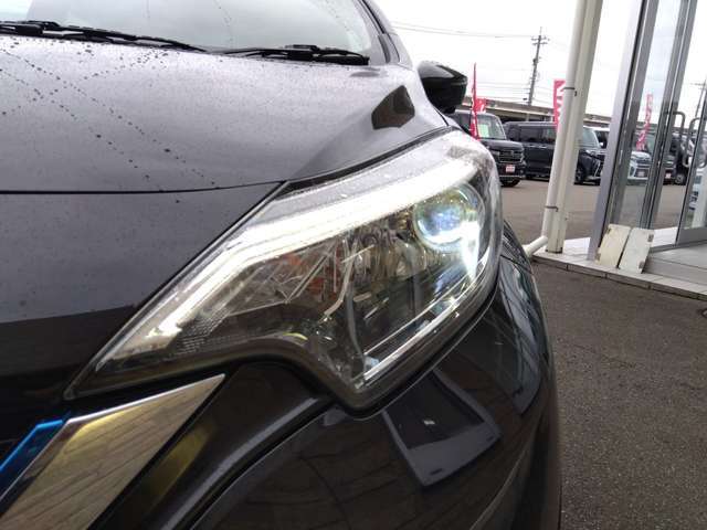 ☆禁煙車☆全周囲カメラ☆エマージェンシーブレーキ☆純正SDナビ☆フルセグTV☆Bluetooth☆スマートルームミラー☆クリアランスソナー☆LEDヘッドランプ☆ハーフレザーシート☆ETC☆