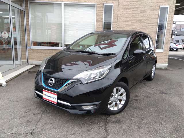 ☆禁煙車☆全周囲カメラ☆エマージェンシーブレーキ☆純正SDナビ☆フルセグTV☆Bluetooth☆スマートルームミラー☆クリアランスソナー☆LEDヘッドランプ☆ハーフレザーシート☆ETC☆