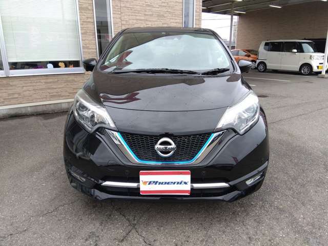 ☆禁煙車☆全周囲カメラ☆エマージェンシーブレーキ☆純正SDナビ☆フルセグTV☆Bluetooth☆スマートルームミラー☆クリアランスソナー☆LEDヘッドランプ☆ハーフレザーシート☆ETC☆