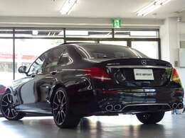 Mercedes me connect搭載車！！　専門店ならではの1台！！　安心の右ハンドル！！　禁煙車　取説・記録簿付き　もちろん修復歴御座いません！！　出力435PS（カタログ値）を発生させる