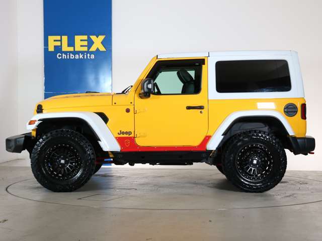 国産車には無いボディーライン！迫力のあるエクステリア！