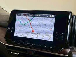 【純正ナビ】一体感のあるナビは、高級感ある車内を演出してくれます。Bluetooth再生などオーディオ機能も充実しておりますので、運転もより楽しめます♪