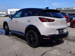 法定整備費用は本体価格に含まれております。洗練されたサービススタッフが法定整備を実施し、必要に応じて交換・修理作業を施したうえで、安心してお乗りいただける状態にしてお引渡し致します。