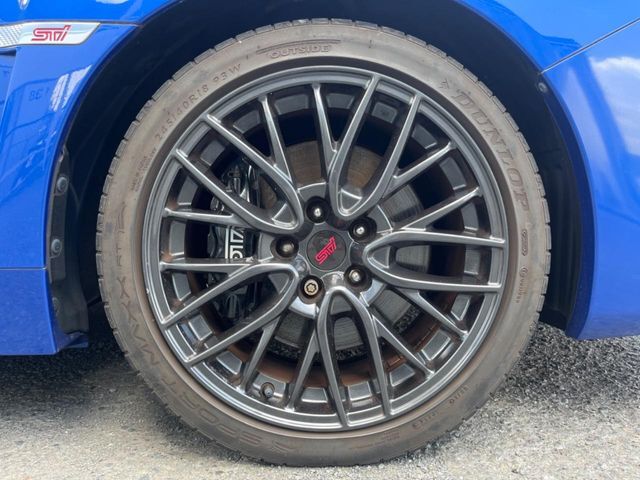 【ブレンボ製キャリパー】ハイパワー車両には強力なブレーキが必須！世界のスーパーカーにも採用されるイタリアの高級メーカー「ブレンボ」を装着！色鮮やかなキャリパーがスポーティな印象を引き立てます♪