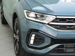 LEDヘッドライトで夜間の視界を確保いたします！