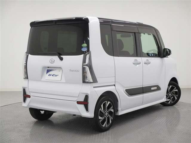 走りにこだわりながら収納力も持ち合わせたお車です。荷物を載せて軽快なドライブを楽しめますよ♪