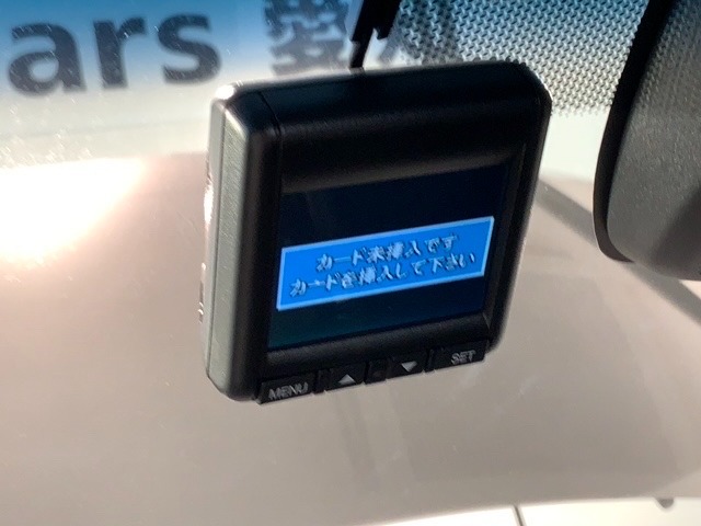 万が一の事故のときもドライブレコーダーがあると安心です。ご利用になる場合は個人情報保護の観点より新品の対応SDカードをお求め下さい。