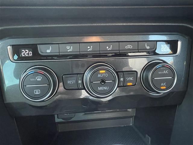 【運転席操作部】『運転席周辺の装備』の画像になります。快適なドライブを楽しむための機能が装備されています！運転席から触れるので使いやすいです！