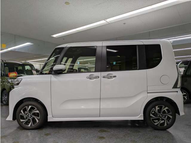アフターサービスも安心！！ 自社整備工場・自社鈑金工場・積載車を完備しておりますので、お客様のご購入後も手厚くサポートいたします！！