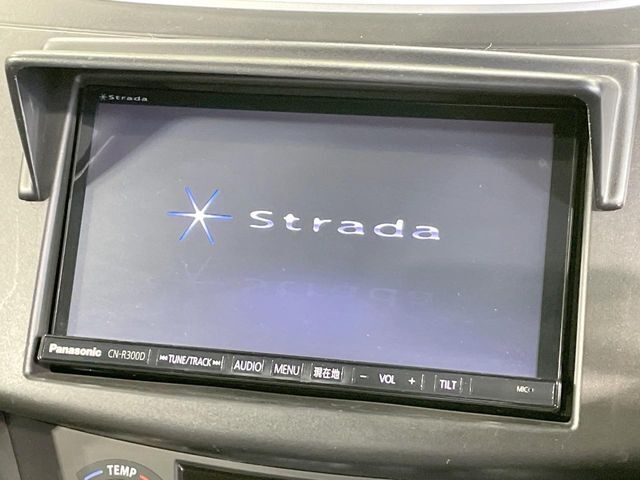 【ナビゲーション】使いやすいナビで目的地までしっかり案内してくれます。各種オーディオ再生機能も充実しており、お車の運転がさらに楽しくなります！！