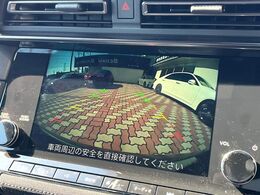 【バックカメラ】駐車時に後方がリアルタイム映像で確認できます。大型商業施設や立体駐車場での駐車時や、夜間のバック時に大活躍！運転スキルに関わらず、今や必須となった装備のひとつです！
