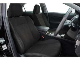 年式を感じさせない無い内装で御座います！マークxならではなシンプルな内装に仕上がっております！！