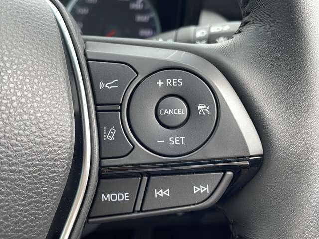 【アダプティブクルーズコントロール】アクセルを離しても一定の速度で走行し、先行車の速度を検知し、追従走行してくれるため負担軽減で快適です♪