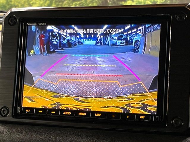 【バックカメラ】駐車時に後方がリアルタイム映像で確認できます。大型商業施設や立体駐車場での駐車時や、夜間のバック時に大活躍！運転スキルに関わらず、今や必須となった装備のひとつです！