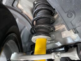 【車高調整機能付きビルシュタイン製ダンパー】