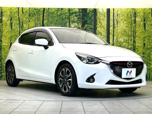 大好評のボディコーティング「弾スプラッシュコート」もご納車までに施工可能。通常のガラスコートと異なる、耐久年数6年の無機質ガラスコーティングが、ボディをキレイな状態に保ってくれます。