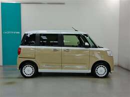 ボデーカラーはシャイニングホワイトパール/サンドベージュのツートンです。