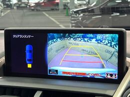 【パノラミックビューモニター】専用のカメラにより、上から見下ろしたような視点で360度クルマの周囲を確認することができます☆縦列駐車や幅寄せ時に活躍してくれます♪